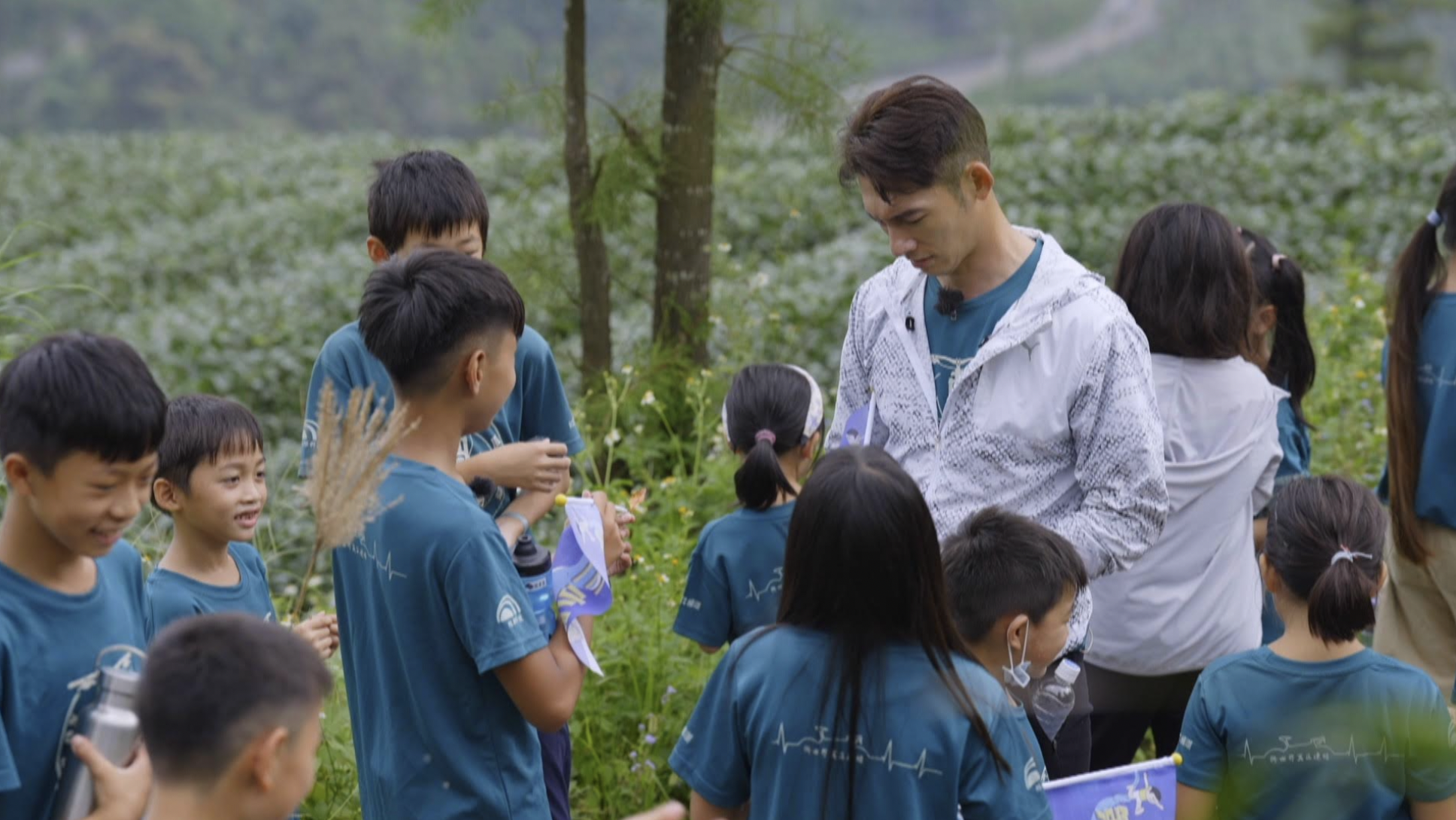 温昇豪實境秀揪同學一起洗澡　竟遭問：是要比誰大是不是？