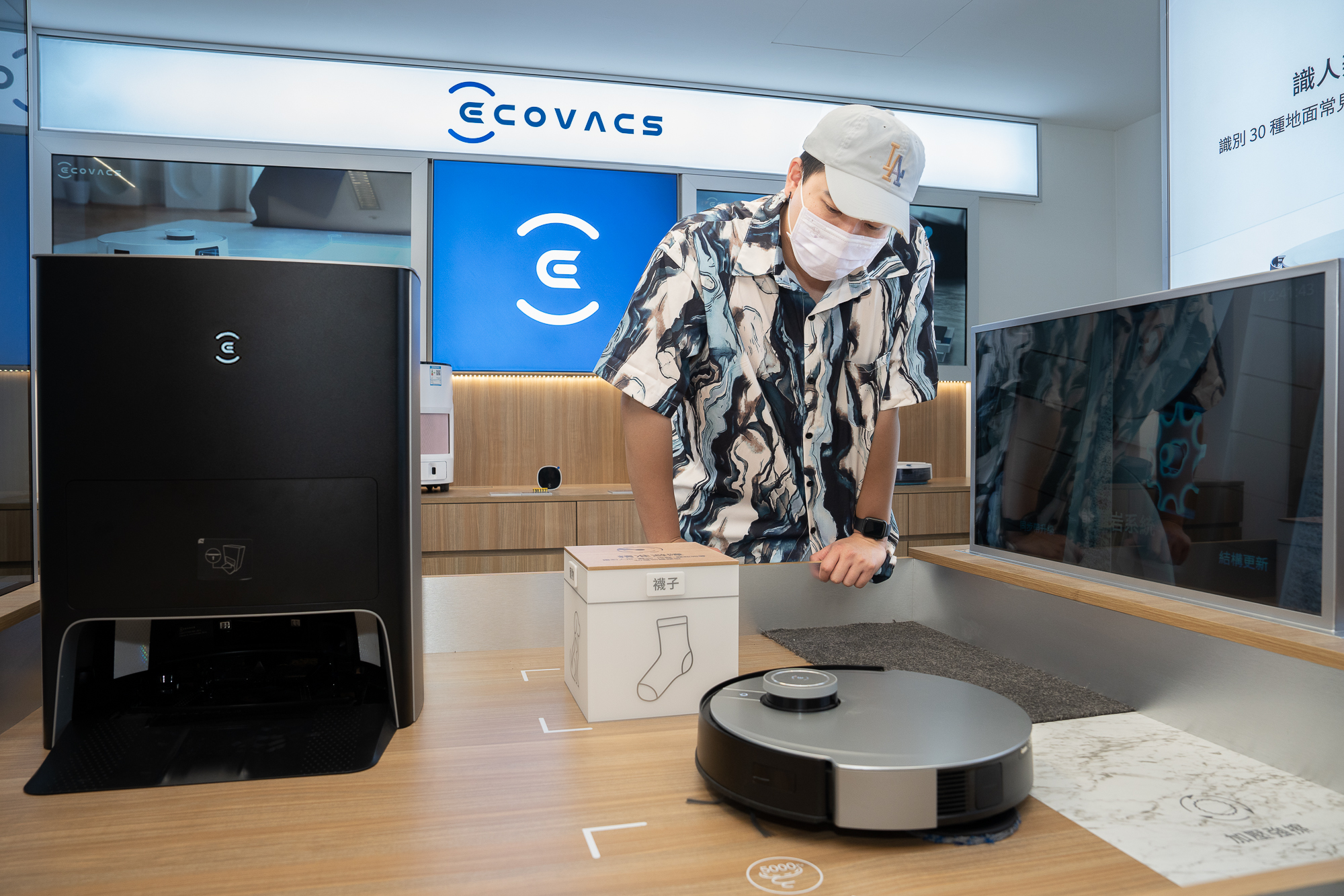 ECOVACS 全台首間展售店開幕 未來生活即刻體驗