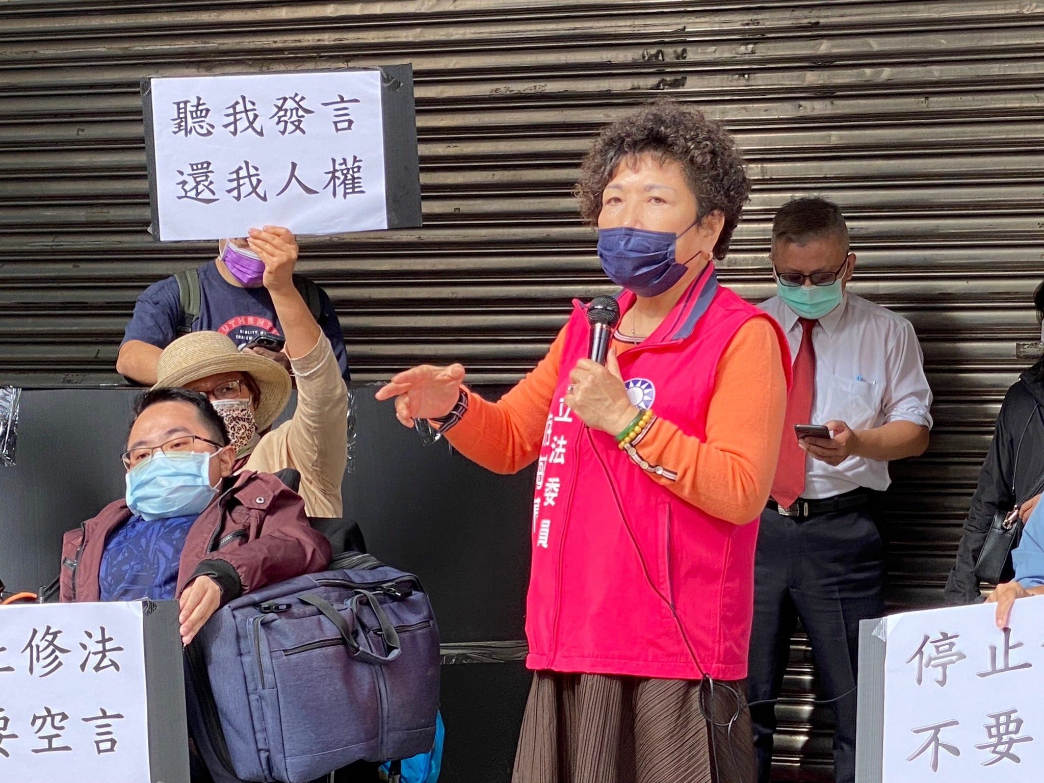 游毓蘭呼籲落實人本交通 警政署回應：只要不讓行人，轉彎或直行都能檢舉