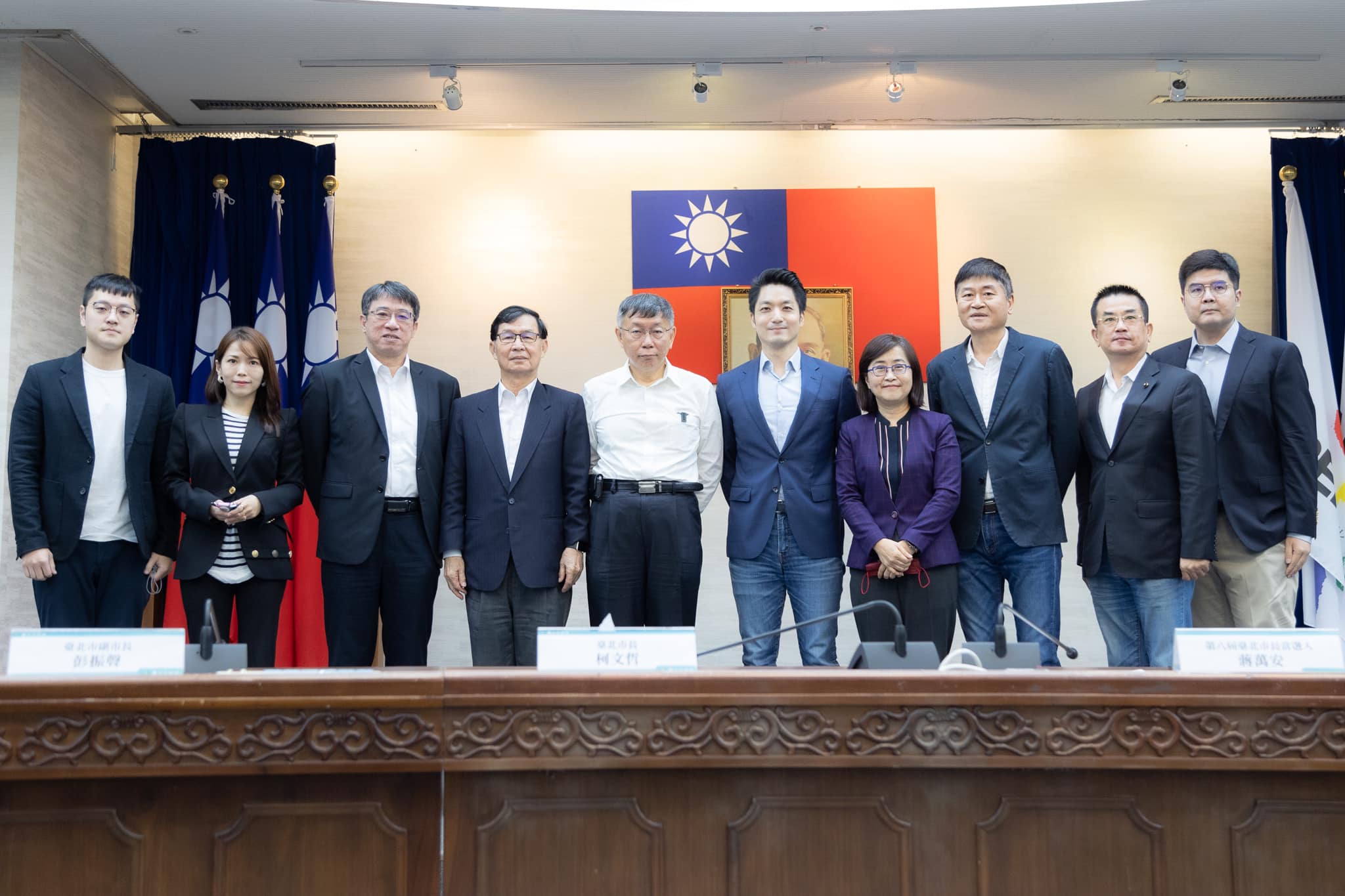 蔣萬安小內閣曝光 網友讚聲：有他就穩一半了