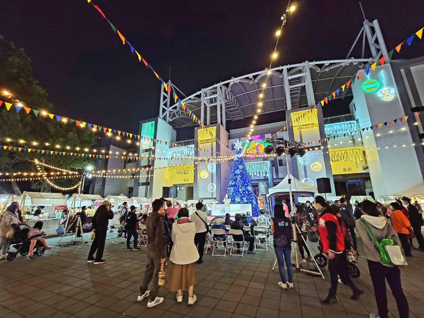聖誕異國市集23日在屏東公園開張