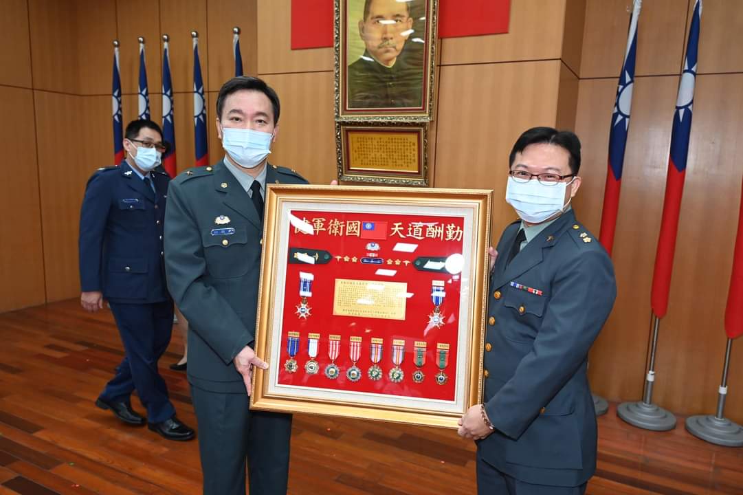 國軍高雄總醫院舉行112元旦晉升