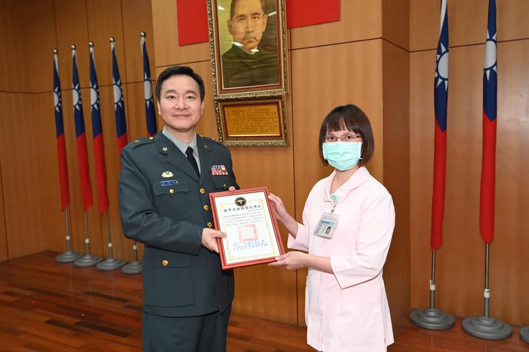 國軍高雄總醫院舉行112元旦晉升