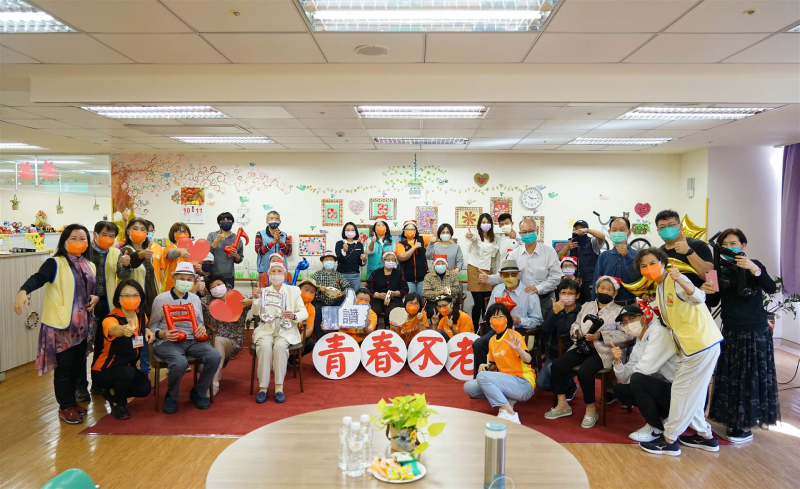 重回黃金年代！嘉義長庚日照中心舉辦「銀髮樂齡成果發表會」