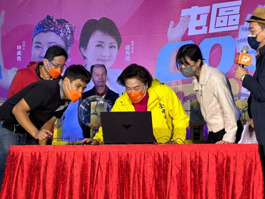 台中購物節買氣旺　內新市場今加碼摸彩好禮