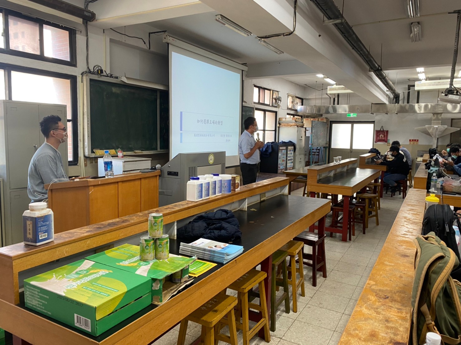 知名創業家黃子彥回饋母校分享漢方食補新趨勢