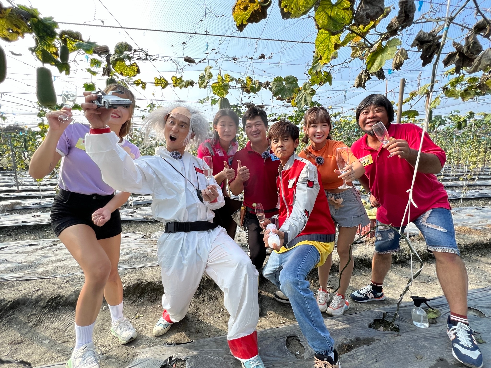 爆紅神曲《可不可放進去一下下就好》　阿翔扮女主角脫衣遭制止