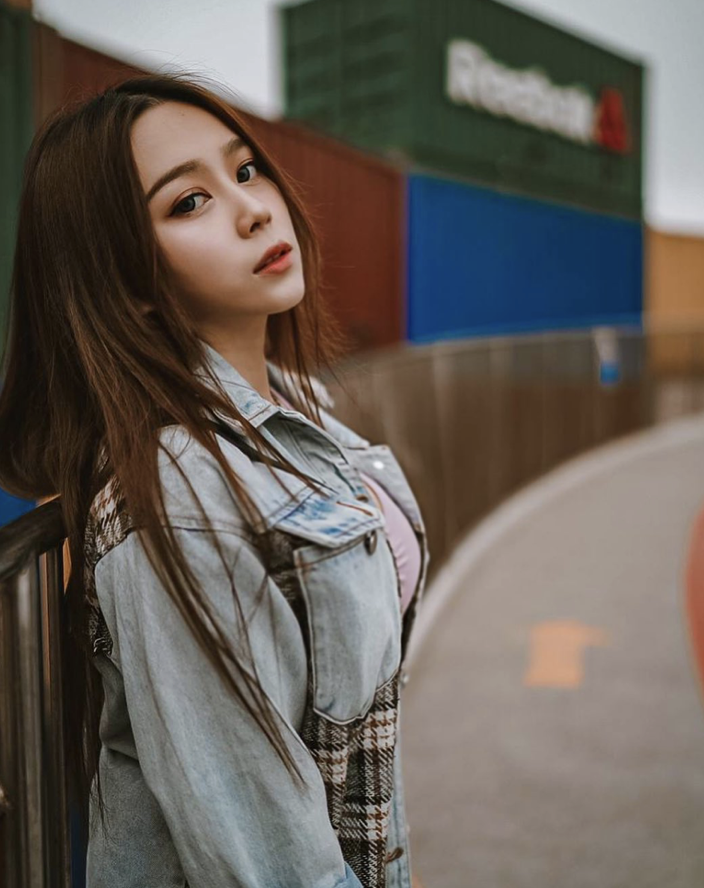 「小魔女寧寧」靠直覺力抓包男友偷吃！打破女巫刻板印象：我們很辣～