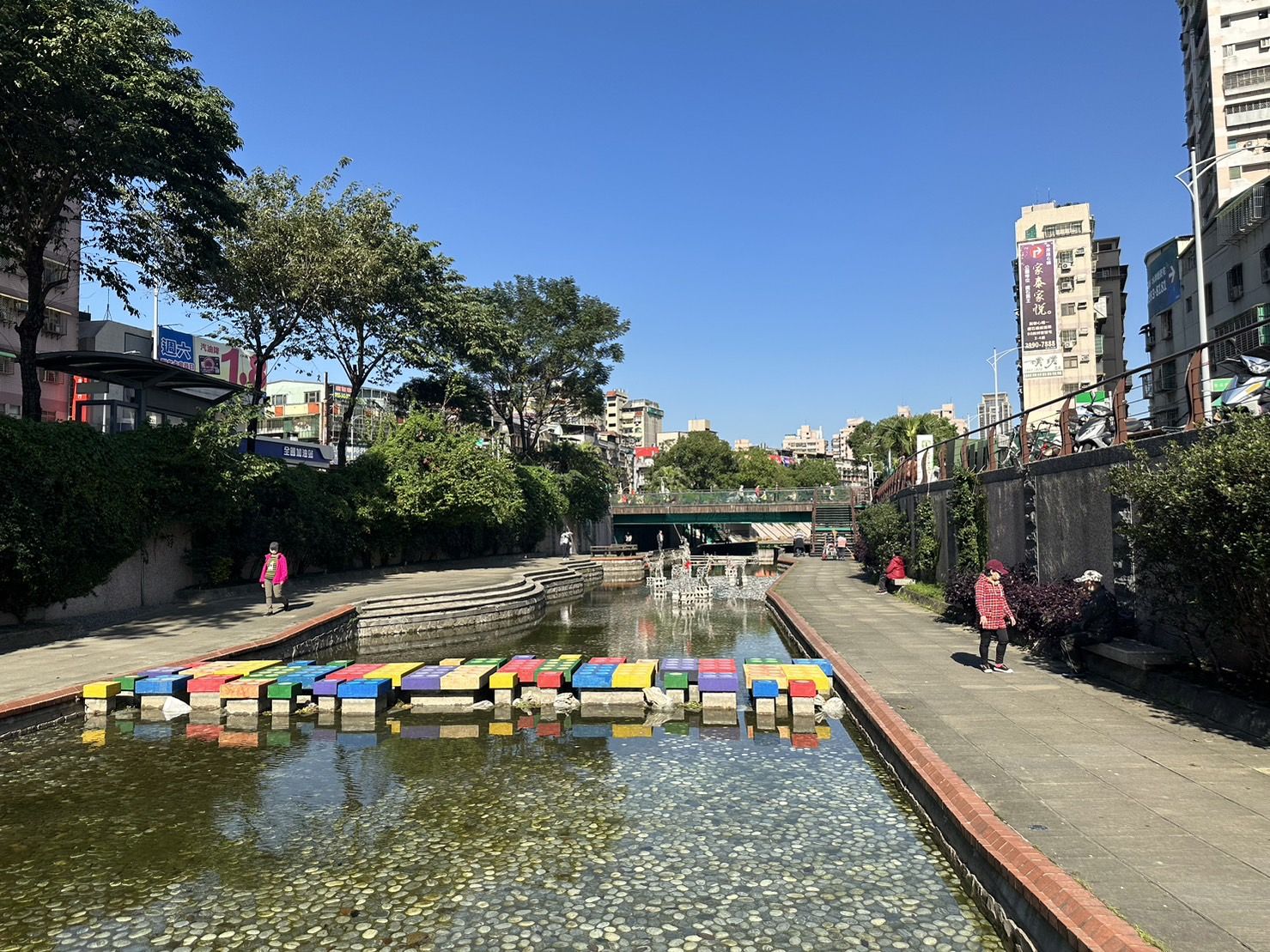 獨家特製台式漢堡　台灣台式漢堡大學開學囉！