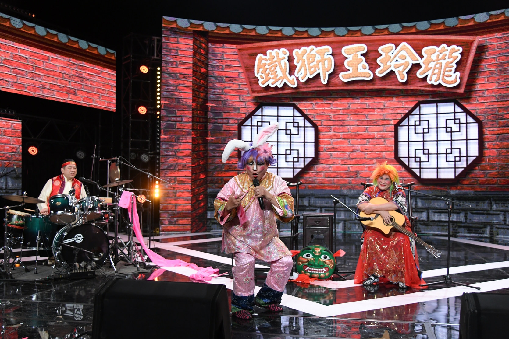 時代的眼淚！三立、中視除夕特別節目　還原經典神作《鐵獅玉玲瓏》
