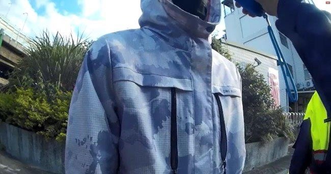 醉男睡死卡路中大塞車！保大警敲窗驚醒　加速逃離仍遭逮