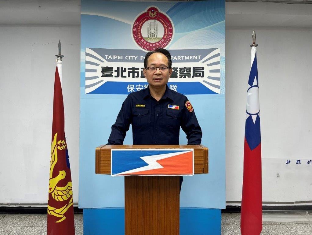 醉男睡死卡路中大塞車！保大警敲窗驚醒　加速逃離仍遭逮