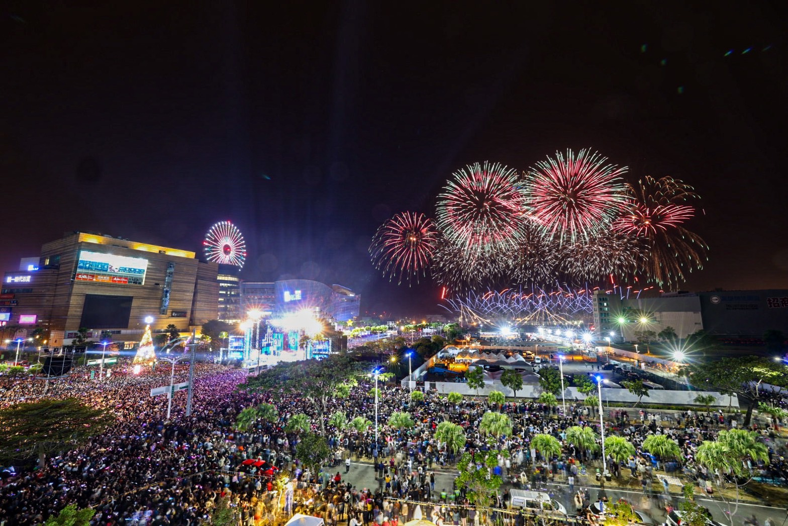 跨年收視第一名是她們　台上換裝「地表最辣」！