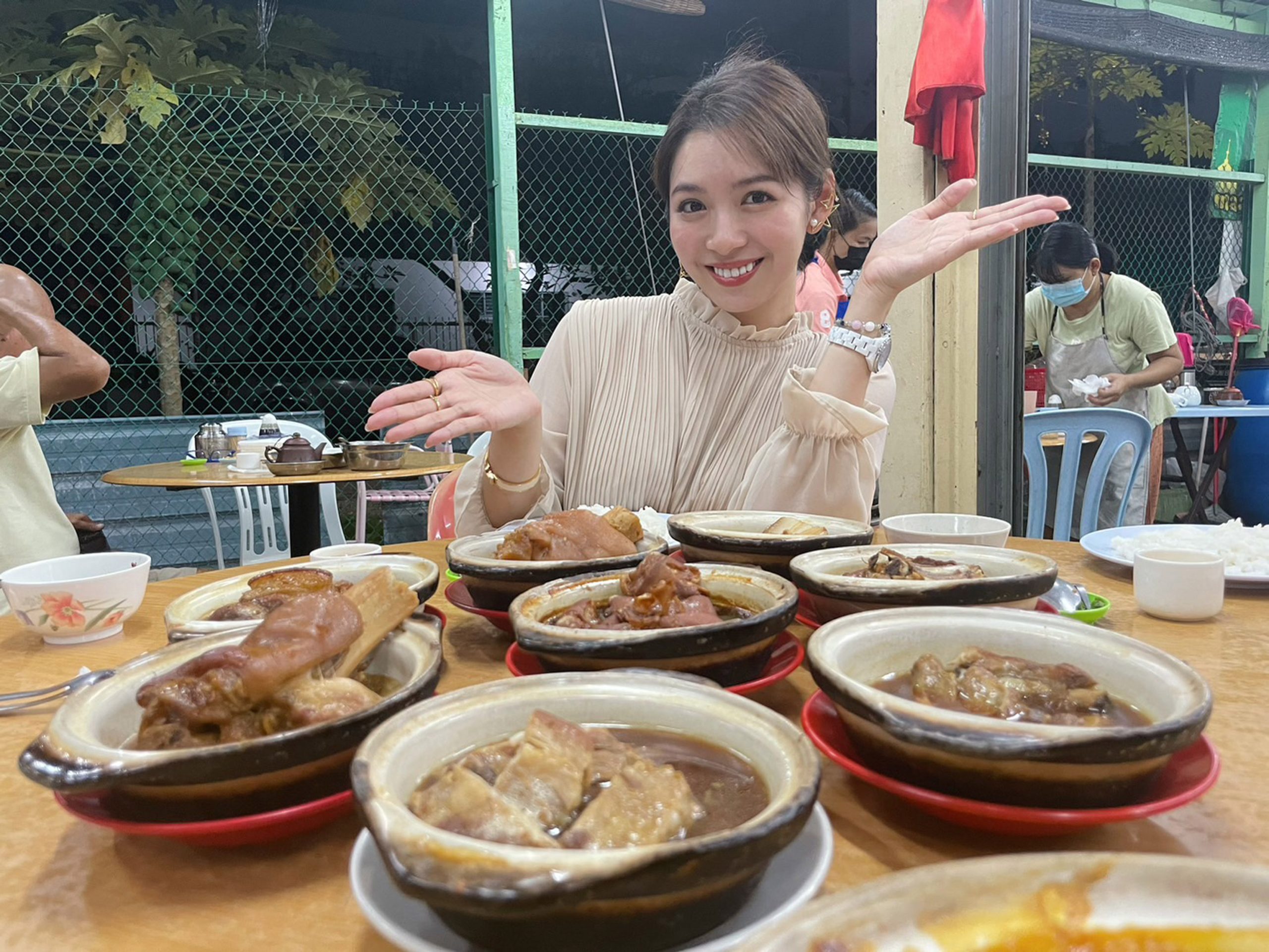 爸爸是五星飯店主廚！「大馬女神」劉倩妏在台賣肉骨茶解鄉愁