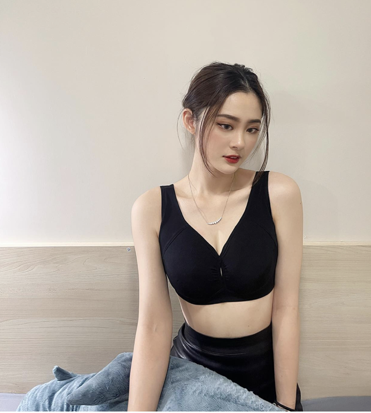 23歲女模李云瑄Nini熱愛拍照　妝髮、穿搭有一套