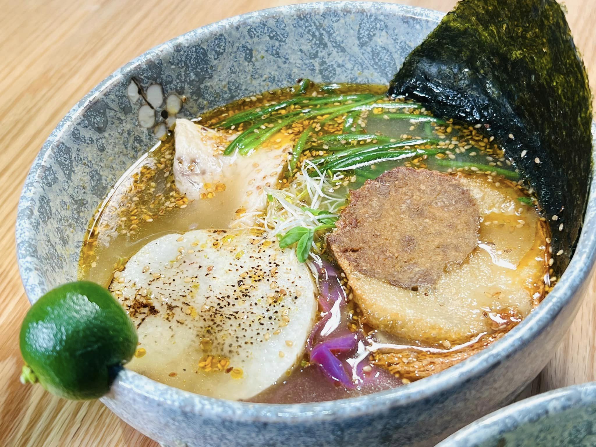 隱身在大稻埕小巷子裏的蔬食拉麵店