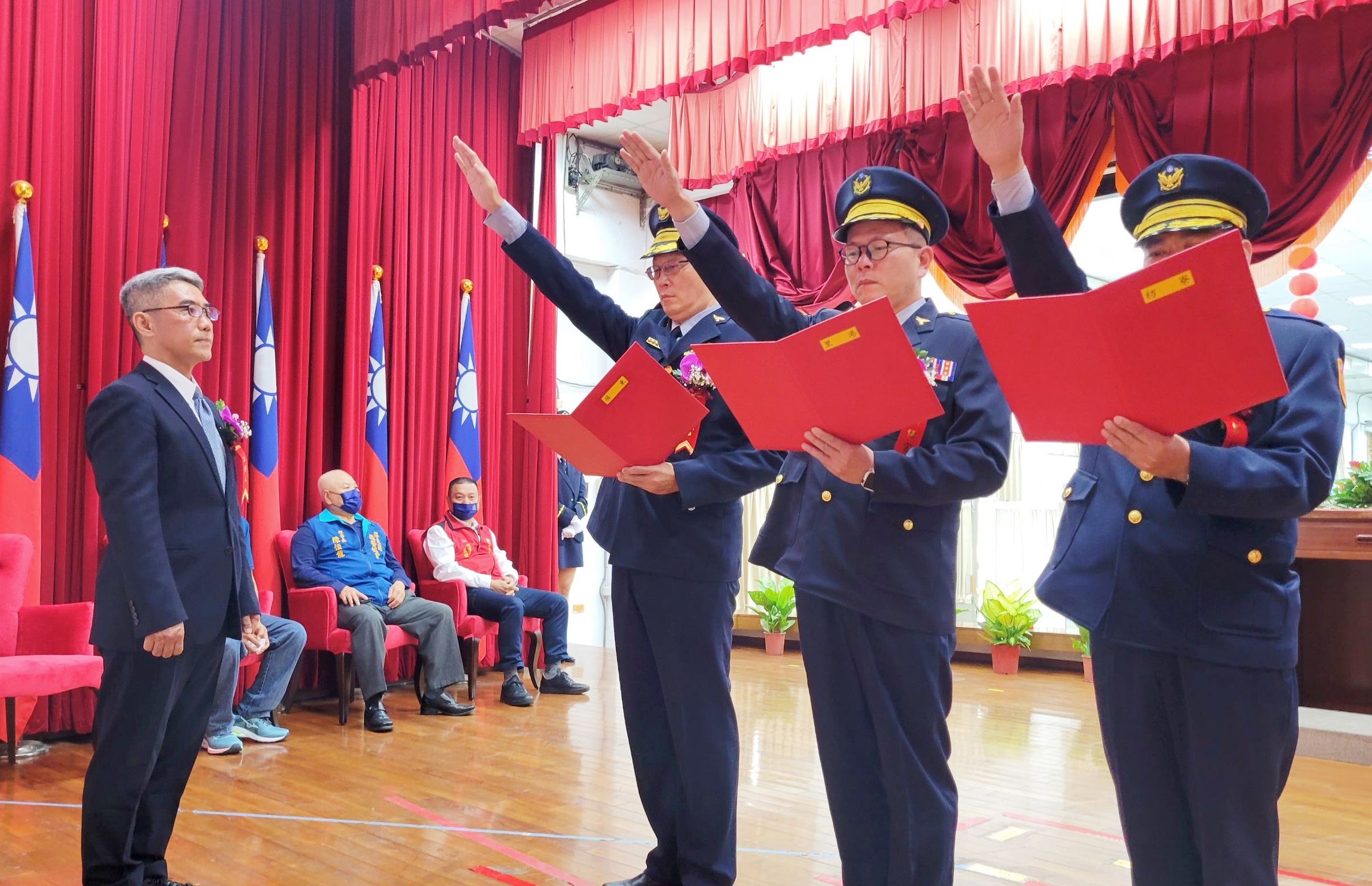 屏東縣警察局卸新任分局長聯合交接典禮