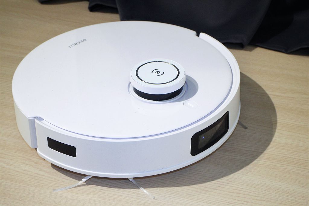 具六合一功能的全自動基站、智慧導航與聲控　ECOVACS 發表新一代掃拖機器人 DEEBOT T10 OMNI
