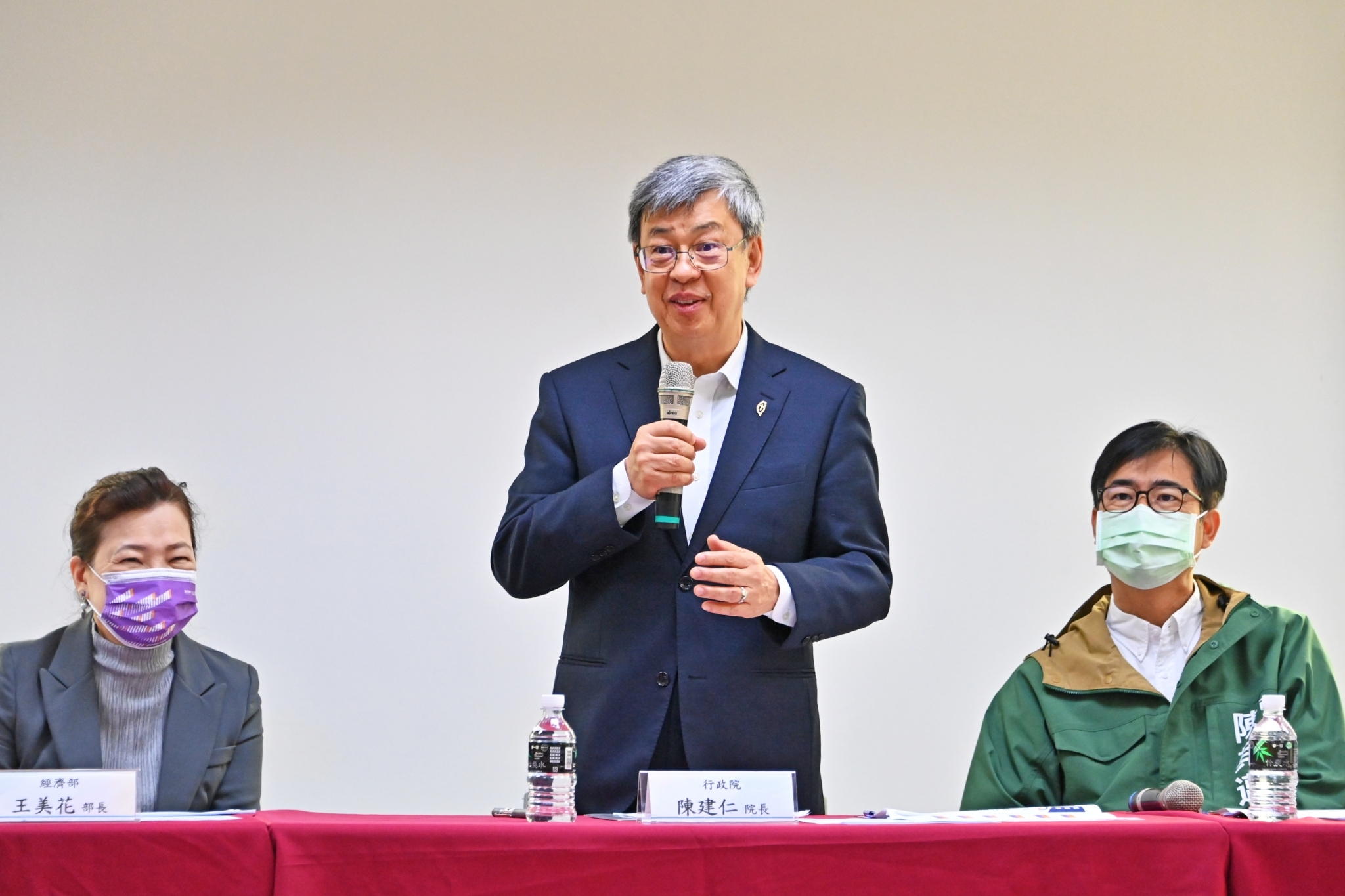陳建仁高雄參訪螺絲業者 中央地方攜手解決中小產業問題