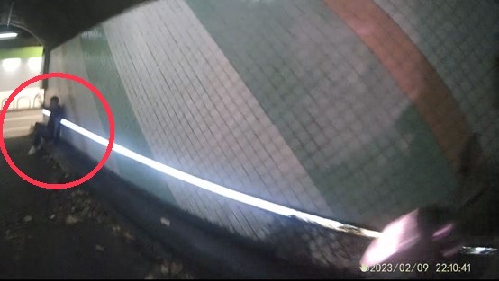 警民合作！通緝犯遇盤查拔腿狂奔　保大警搭民眾機車追捕到案