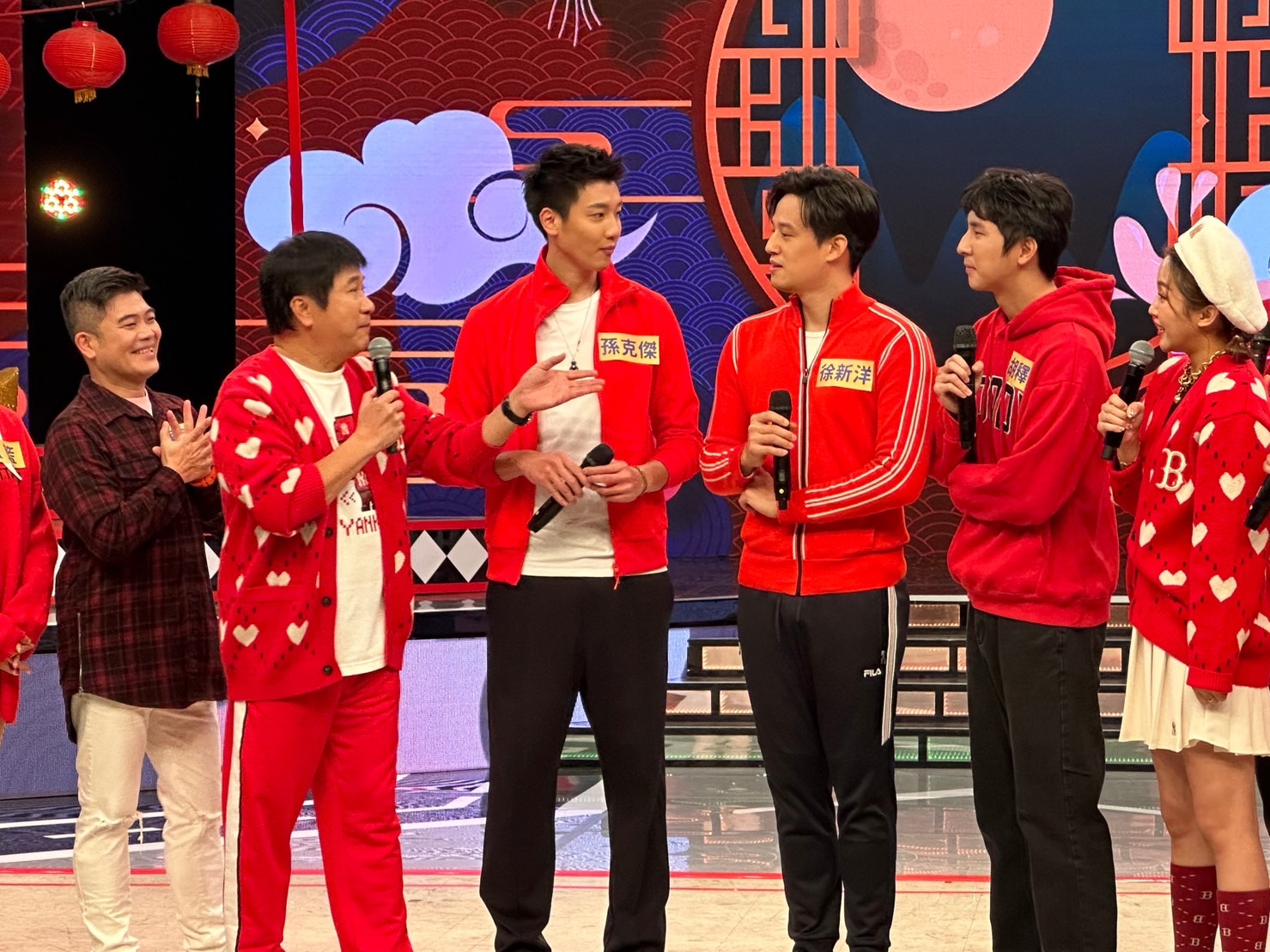 父子合體！《最強綜藝秀》改版　胡釋安、徐新洋加入主持群