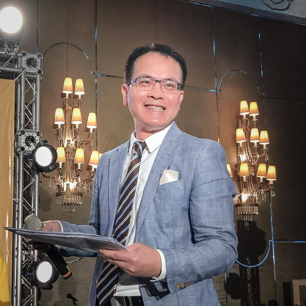 鄭弘儀爆閃辭2節目　電視台曖昧回應