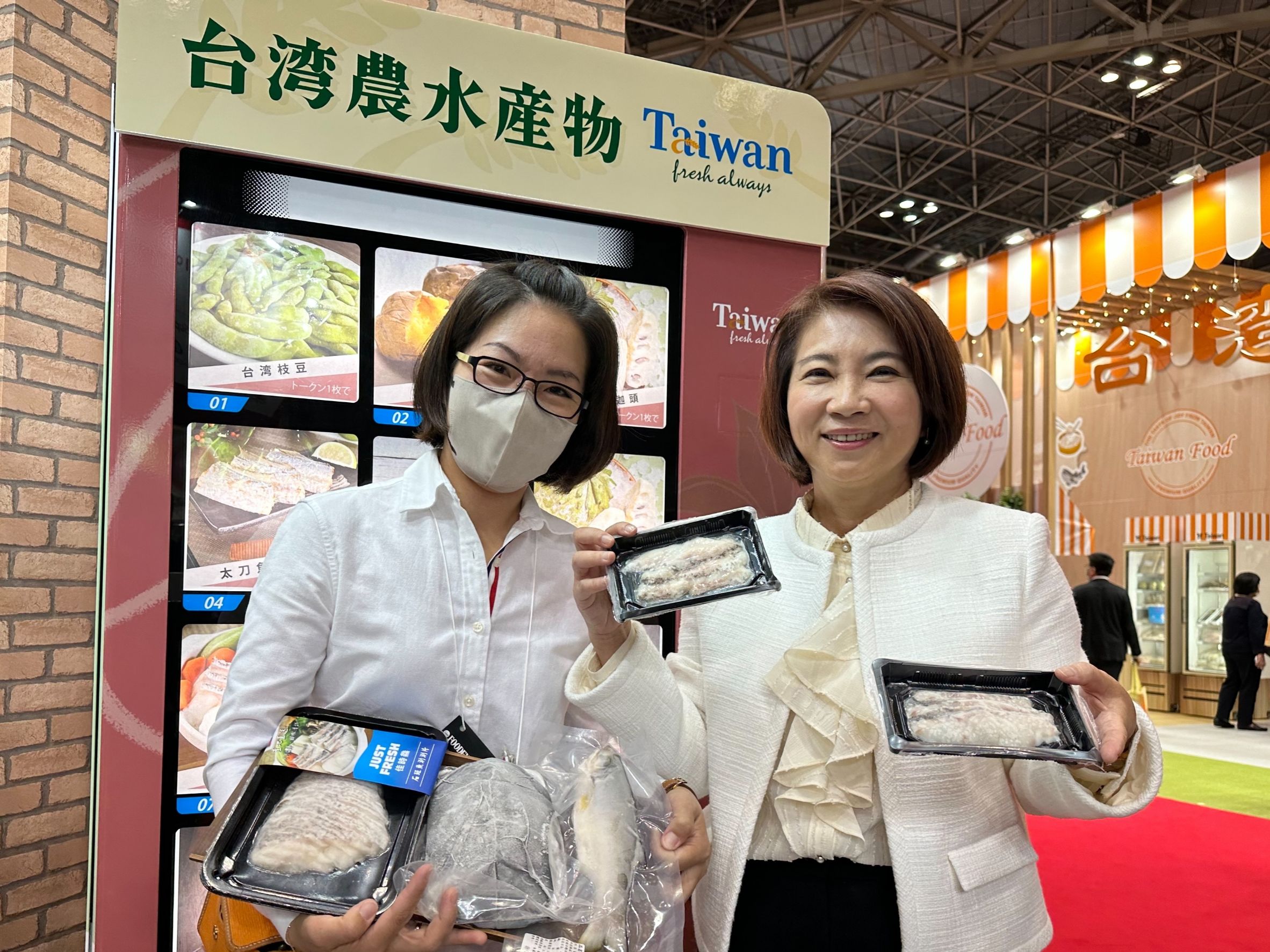 東京食品展開幕 周春米推銷屏東農漁特產 受日本青睞