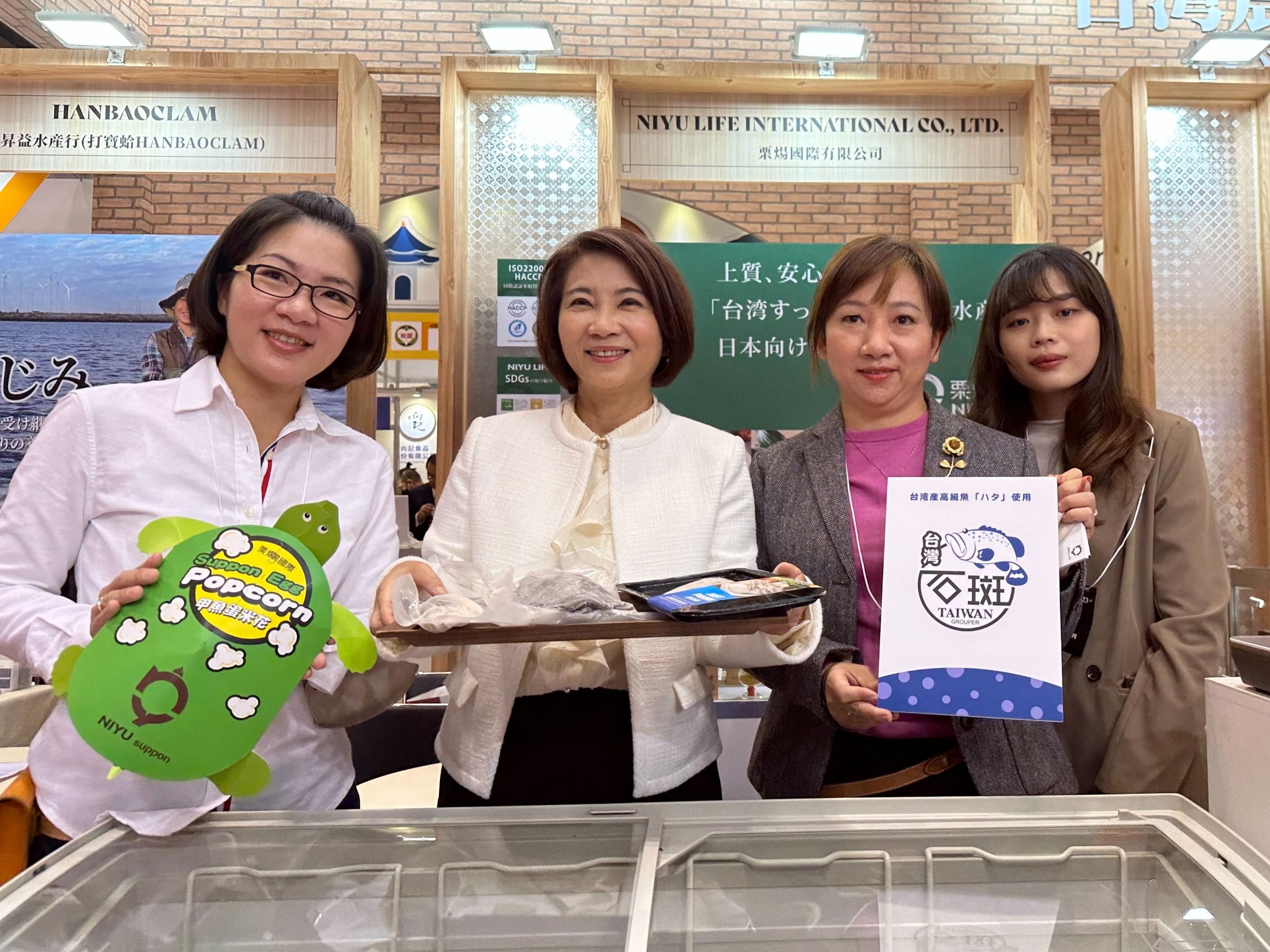東京食品展開幕 周春米推銷屏東農漁特產 受日本青睞