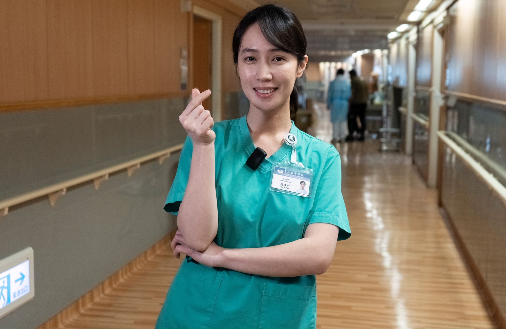 打怪任務「五朵花」！ 小薰穿防護衣全臉漲紅　敬佩醫護人員