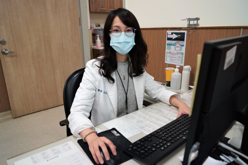 舌頭潰瘍以為火氣大？53歲建築工人確診口腔癌第三期