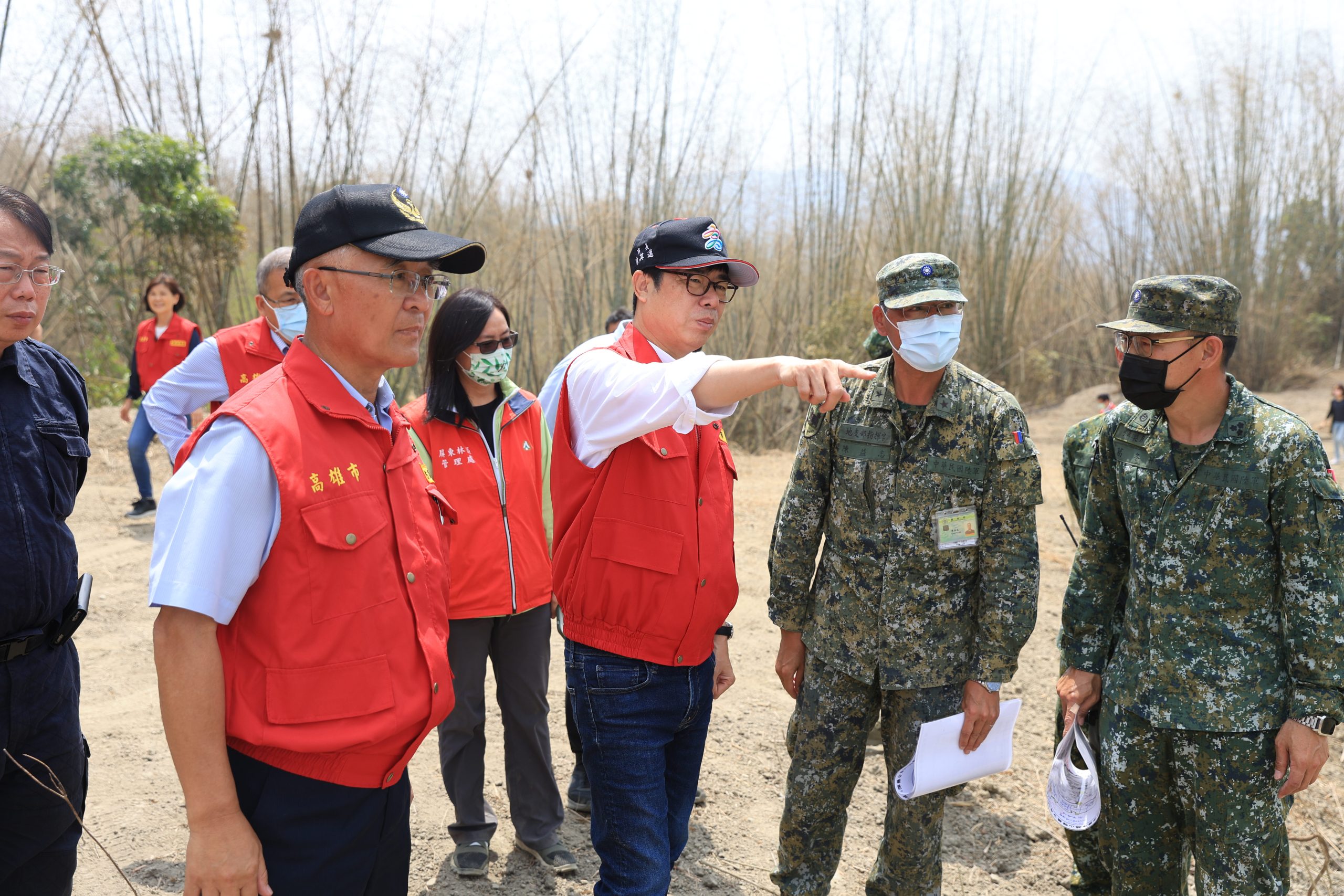 內門山林火警 陳其邁視察現場整備感謝軍警消