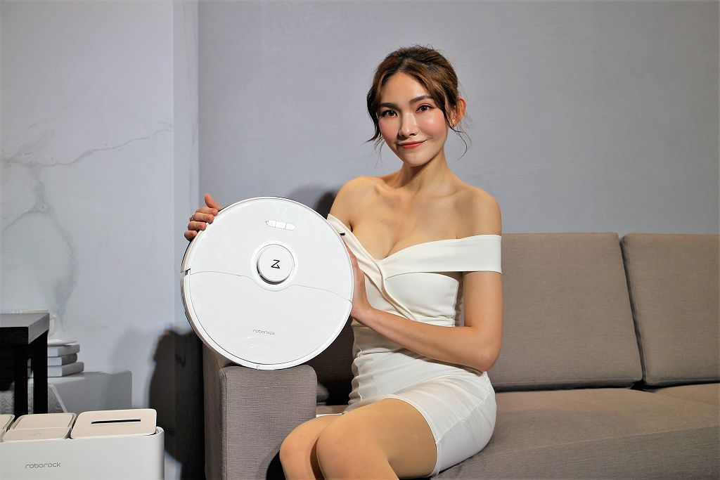 Ella 代言 Roborock 新款掃拖機器人　S8 Pro Ultra 推「10 合 1 全自動清潔座」解放雙手