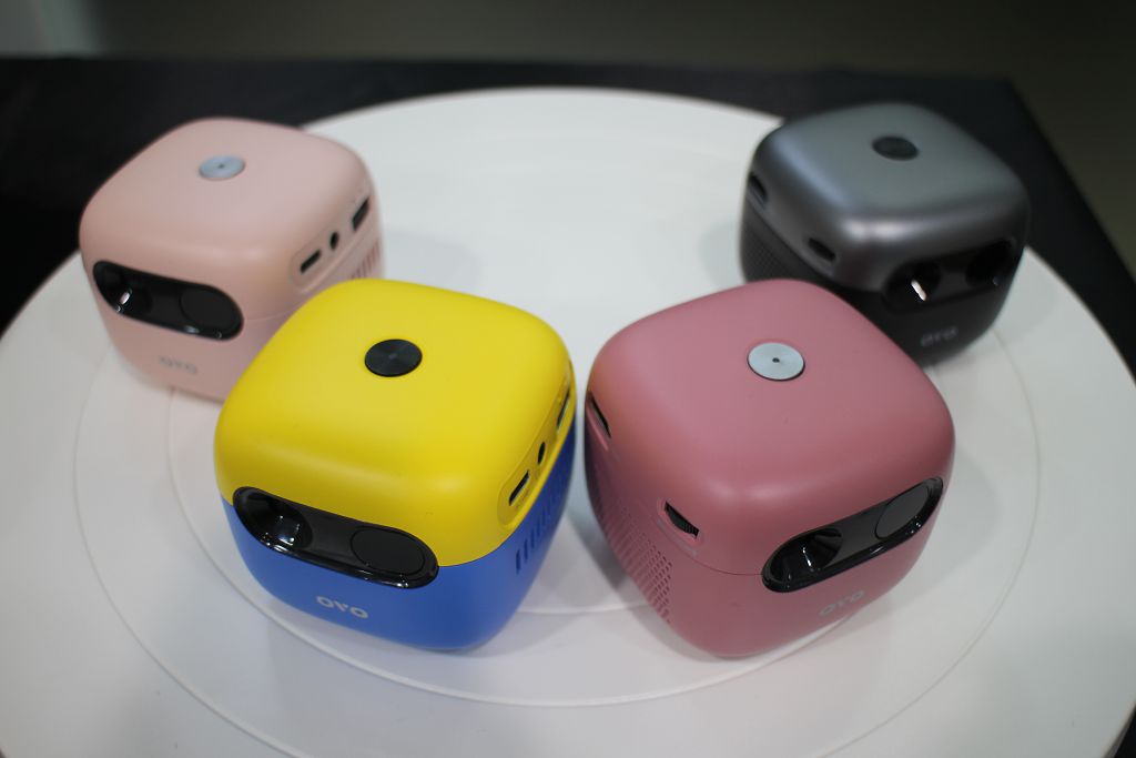 OVO 旗下幫康家電新品 RO 瞬熱飲水機 SR5、永續設計投影機 The Book 亮相