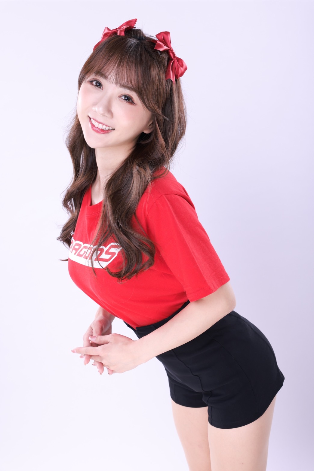 小龍女超人氣練習生「小珍奶」　帶動粉絲進球場應援