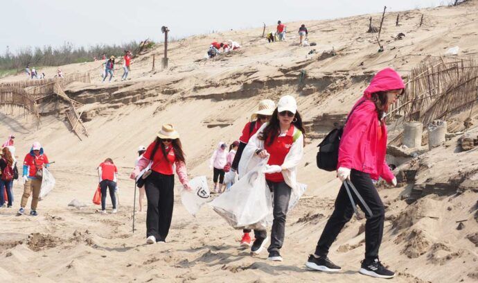 生麗國際集團「用行動愛地球 海好有麗」號召全台130位夥伴齊心淨灘