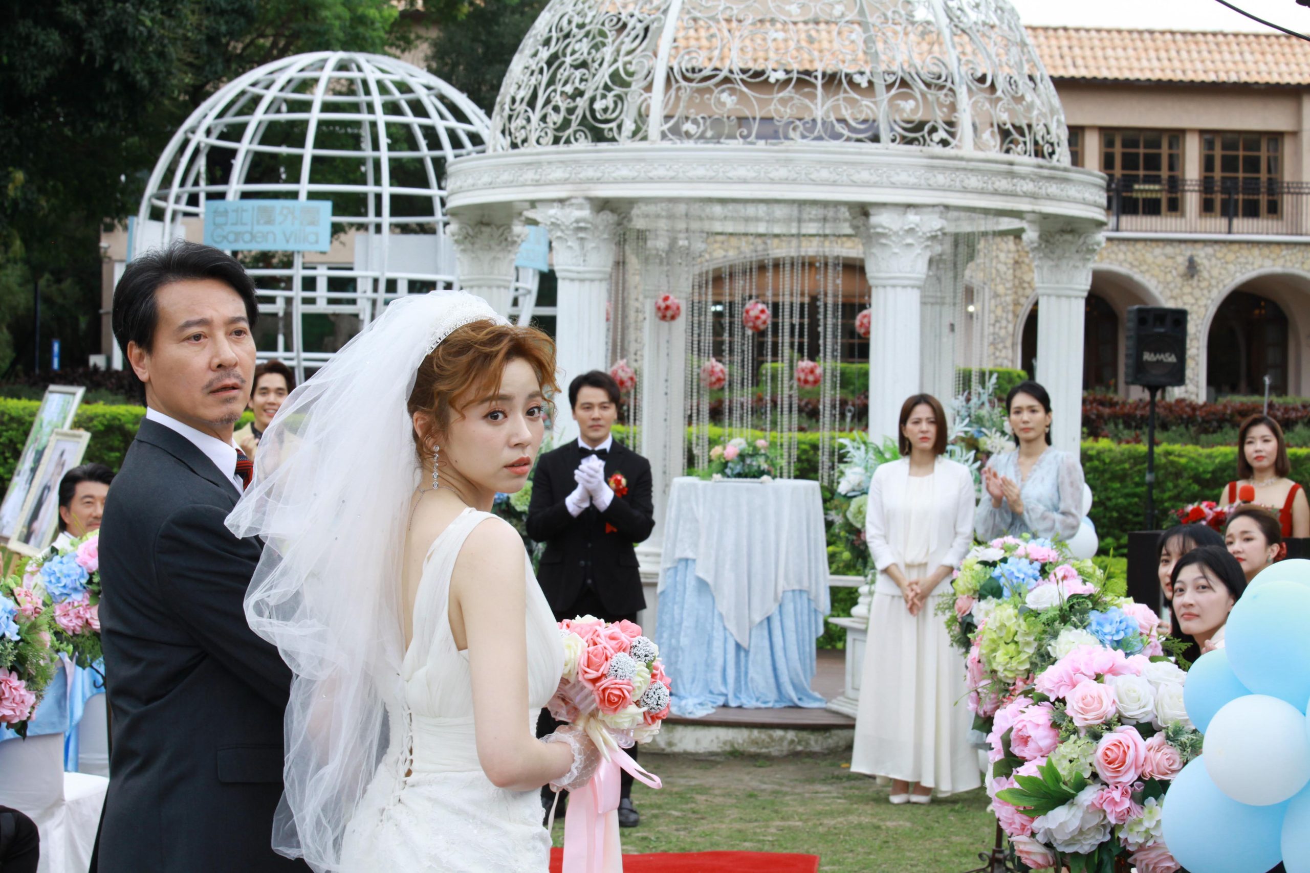 婚禮意外重頭戲　黃文星一人飾兩角「正反派一秒變臉」