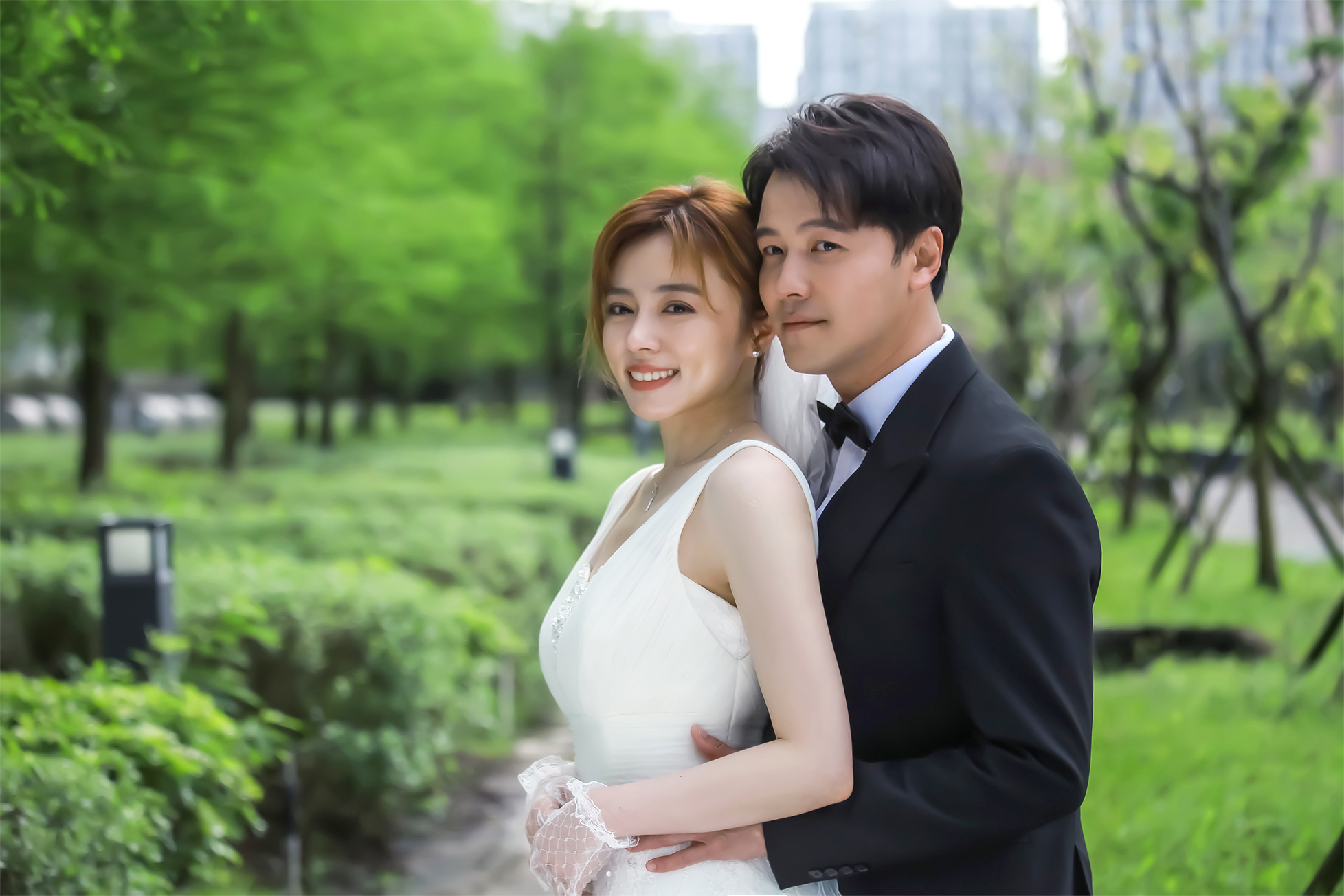 以為在練核心！王瞳、黃文星拍婚紗照出糗　兩人同時腳抽筋