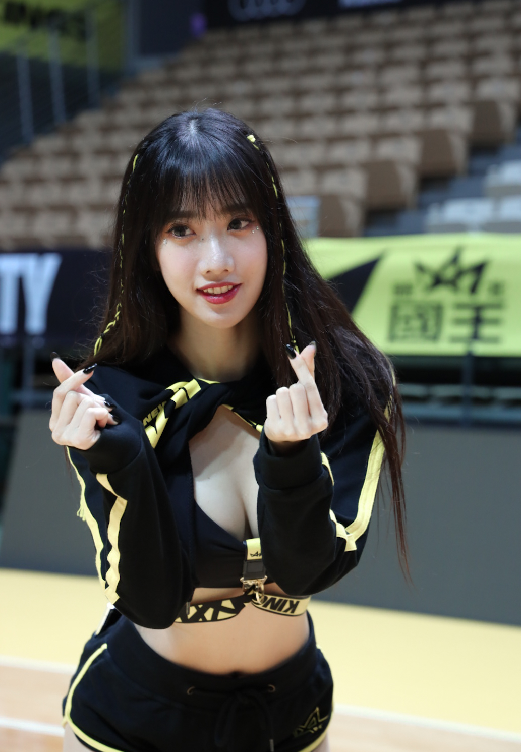 PLG啦啦隊新勢力QUEENS　舞監Roxy楊楊盼奪年度啦啦隊
