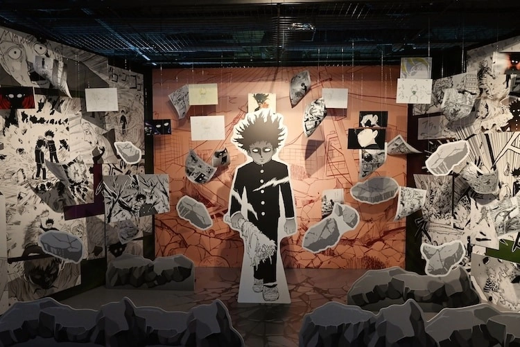 「路人超能100原作＆動畫展覽會～軌跡～」安利美特池袋本店8樓開展中！俗到爆猴子襯衫批評牆衝擊度滿點