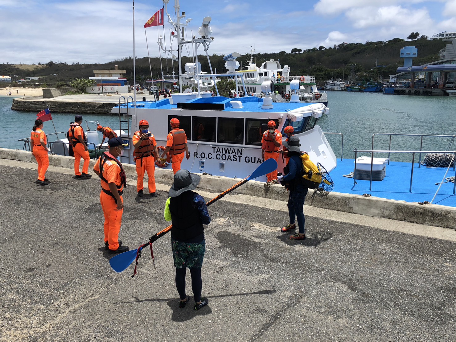 恆春萬里桐海域2遊客自駕小艇漂流 海巡救援