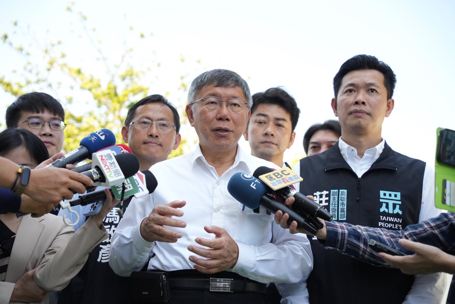 柯文哲回答 郭台銘被質疑問題
