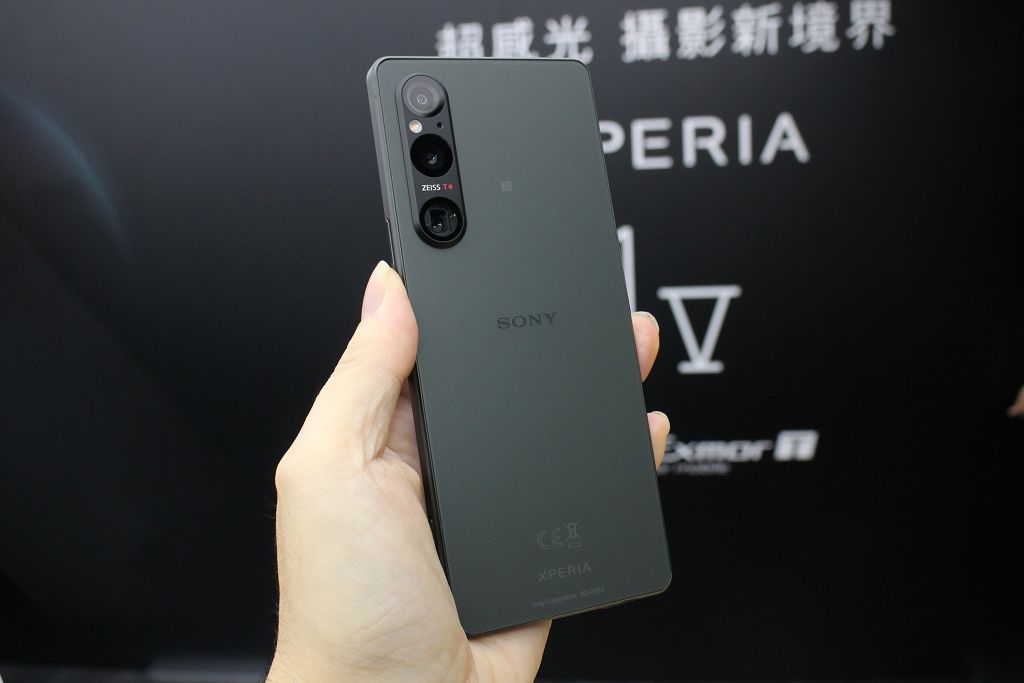 Sony 雙機攜手亮相　搭載雙層式架構 CMOS 感光元件 Xperia 1 V 與承襲輕巧、高續航特色 Xperia 10 V