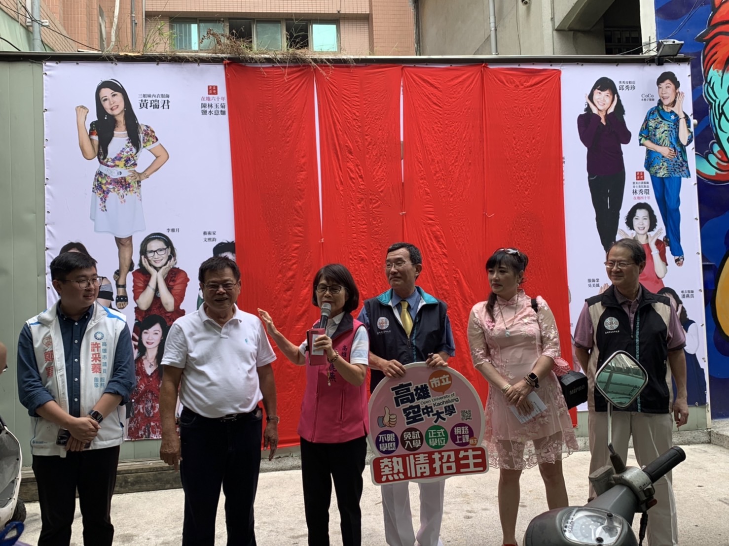 「女人街」向媽媽致敬，高雄南華商場闆娘們超萌登場