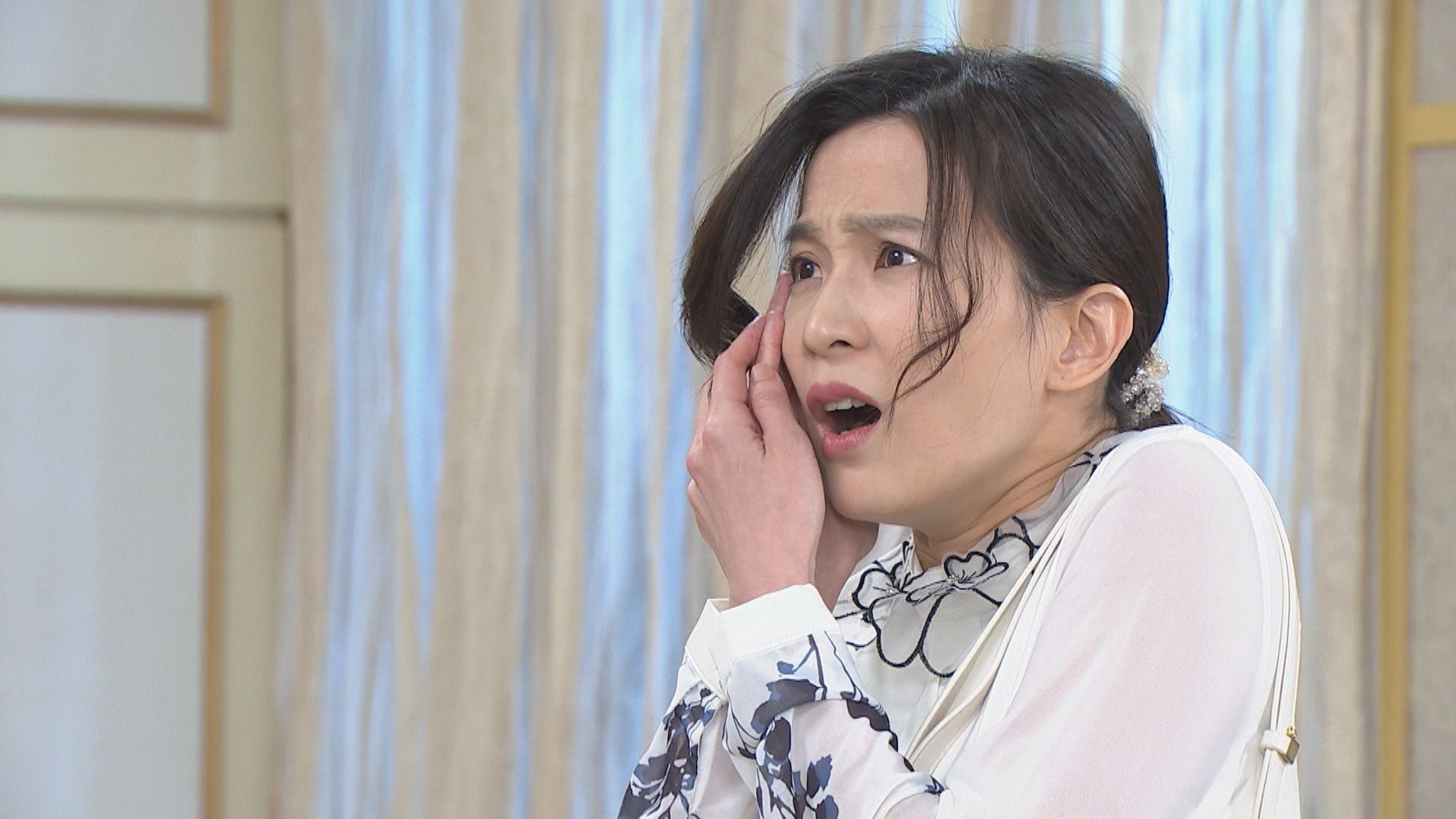 2女星半夜棄屍　滾落山坡還沾牛屎