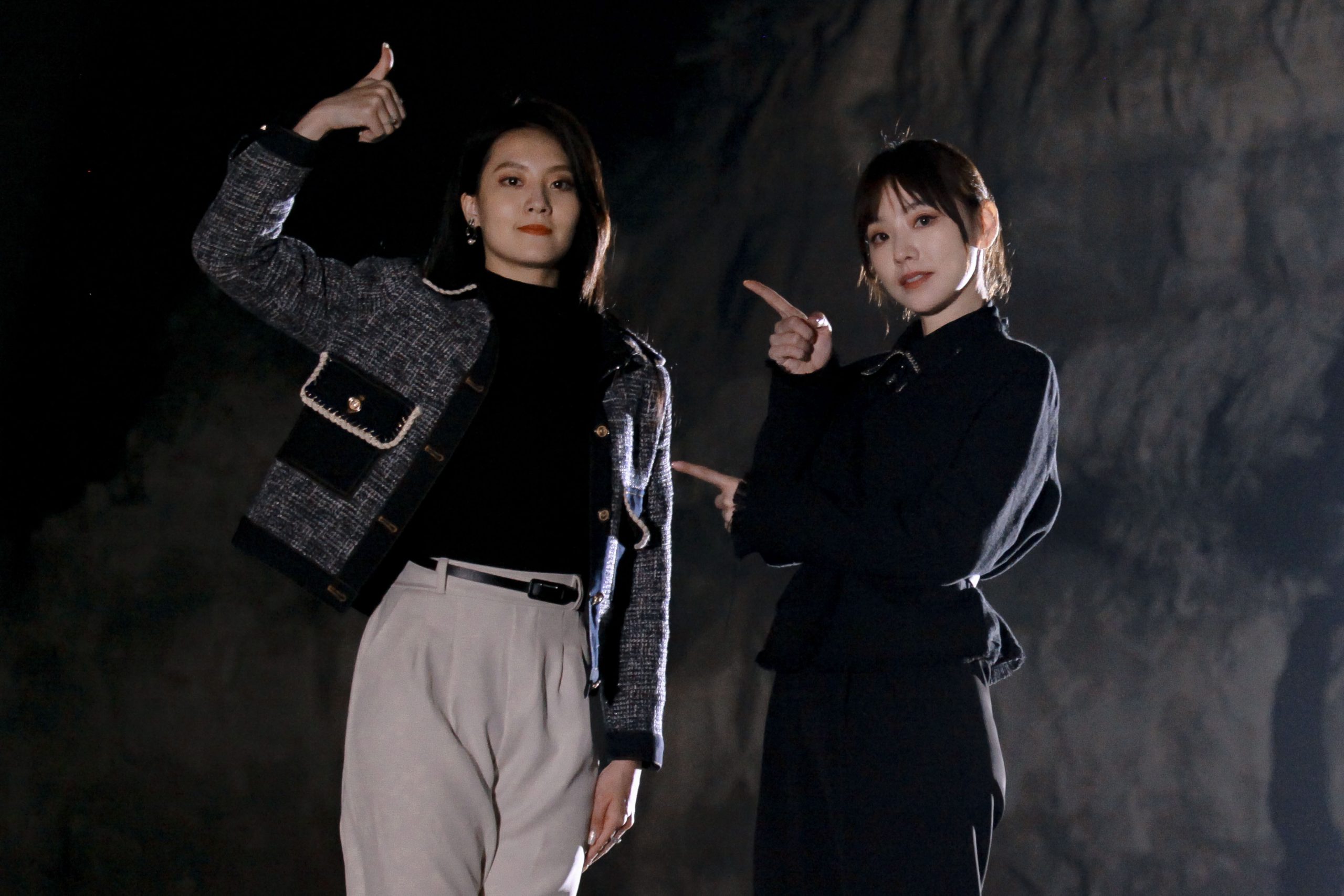 2女星半夜棄屍　滾落山坡還沾牛屎