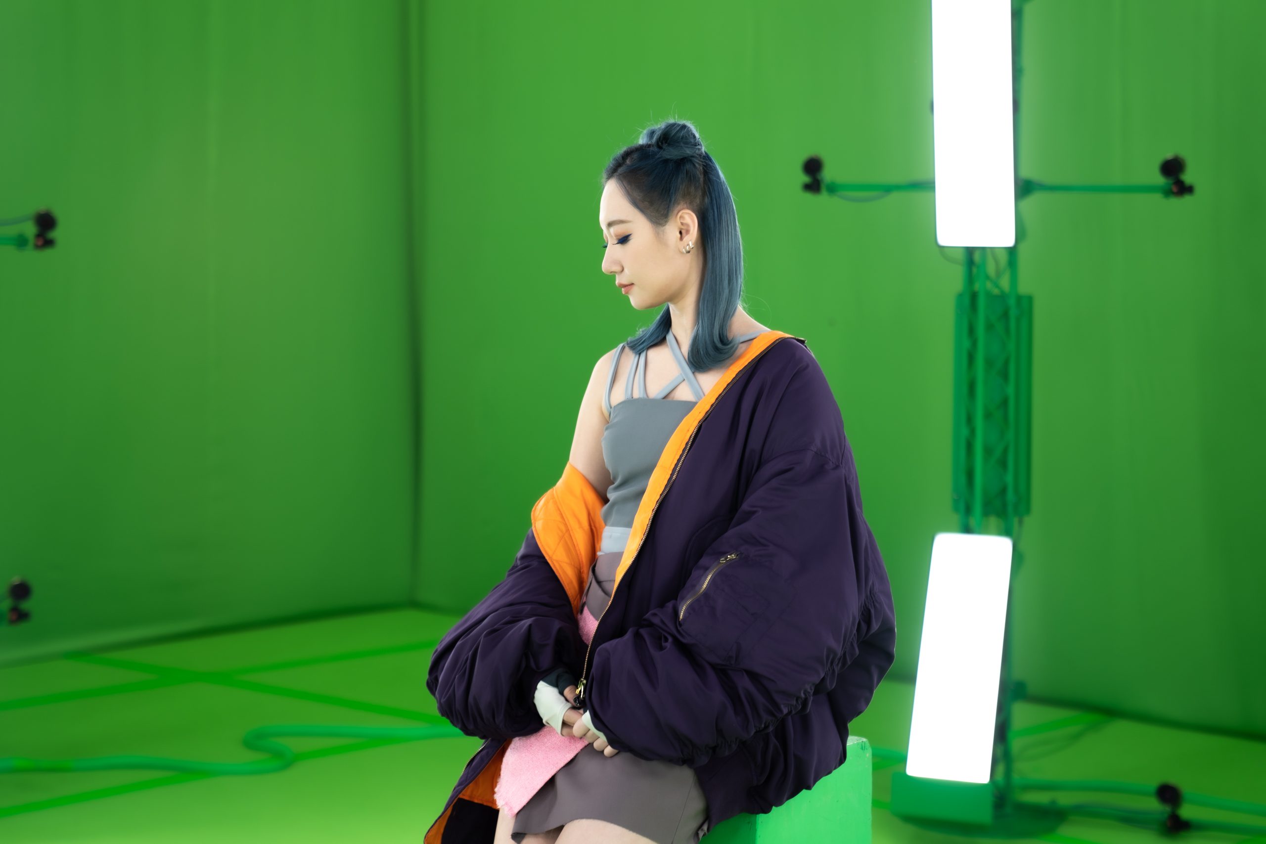 《華燈初上未來版》登場　Julia 吳卓源扮歌姬