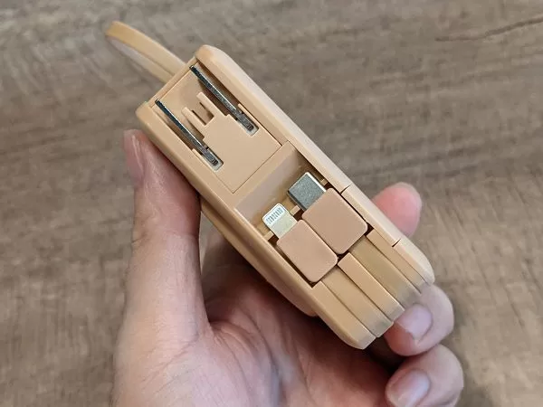 【開箱】排解電量焦慮困擾！快譯通 7 合 1 磁吸無線快充行動電源使用體驗