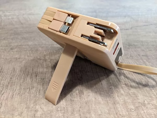 【開箱】排解電量焦慮困擾！快譯通 7 合 1 磁吸無線快充行動電源使用體驗