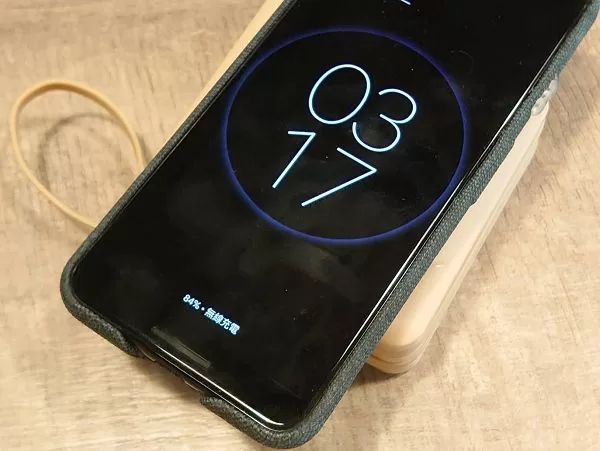 【開箱】排解電量焦慮困擾！快譯通 7 合 1 磁吸無線快充行動電源使用體驗