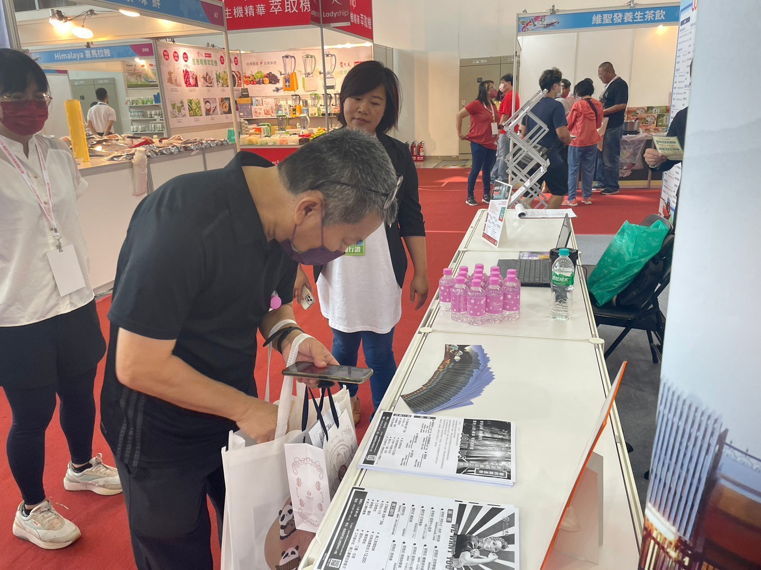 交通部觀光局號召業者於高雄旅行公會國際旅展辦理徵才活動 開出近100個職缺 歡迎民眾踴躍投入旅宿業的行列